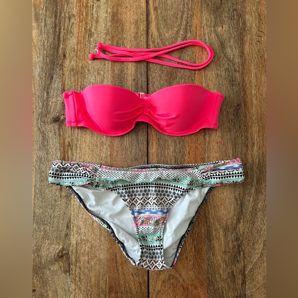 Victoria’s Secret bikini